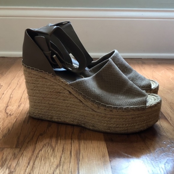 Marc Fisher Adalyne Platform Wedge - Picture 3 of 5
